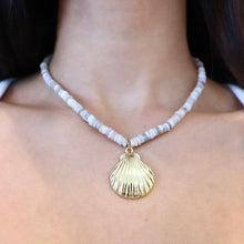 Load image into Gallery viewer, Natural Opal Seashell Necklace